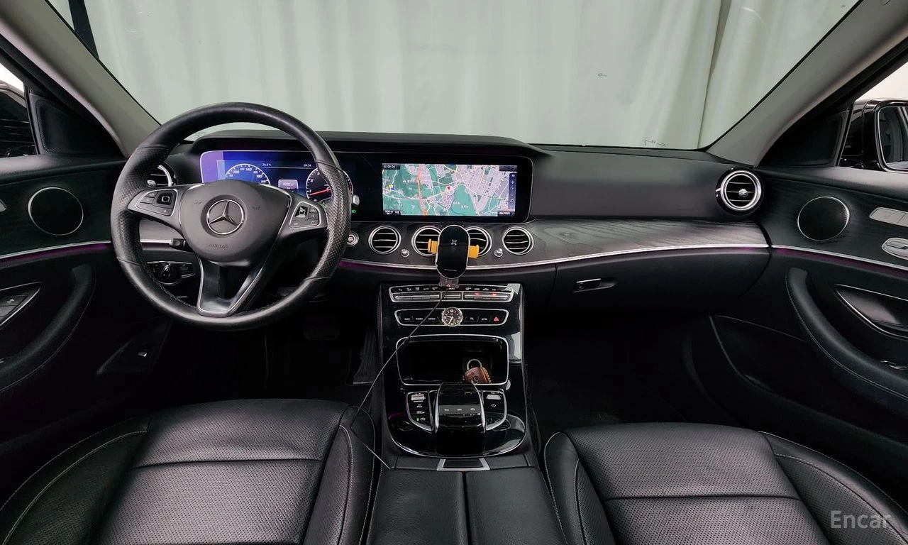Mercedes-Benz E 300 ДИГИТАЛНО* ТАБЛО* ОБДУХВАНЕ* ПОДГРЕВ* ОБДУХВАНЕ* К, снимка 7 - Автомобили и джипове - 55528746