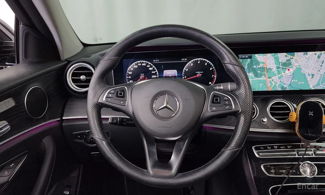 Mercedes-Benz E 300 ДИГИТАЛНО* ТАБЛО* ОБДУХВАНЕ* ПОДГРЕВ* ОБДУХВАНЕ* К, снимка 8 - Автомобили и джипове - 55528746