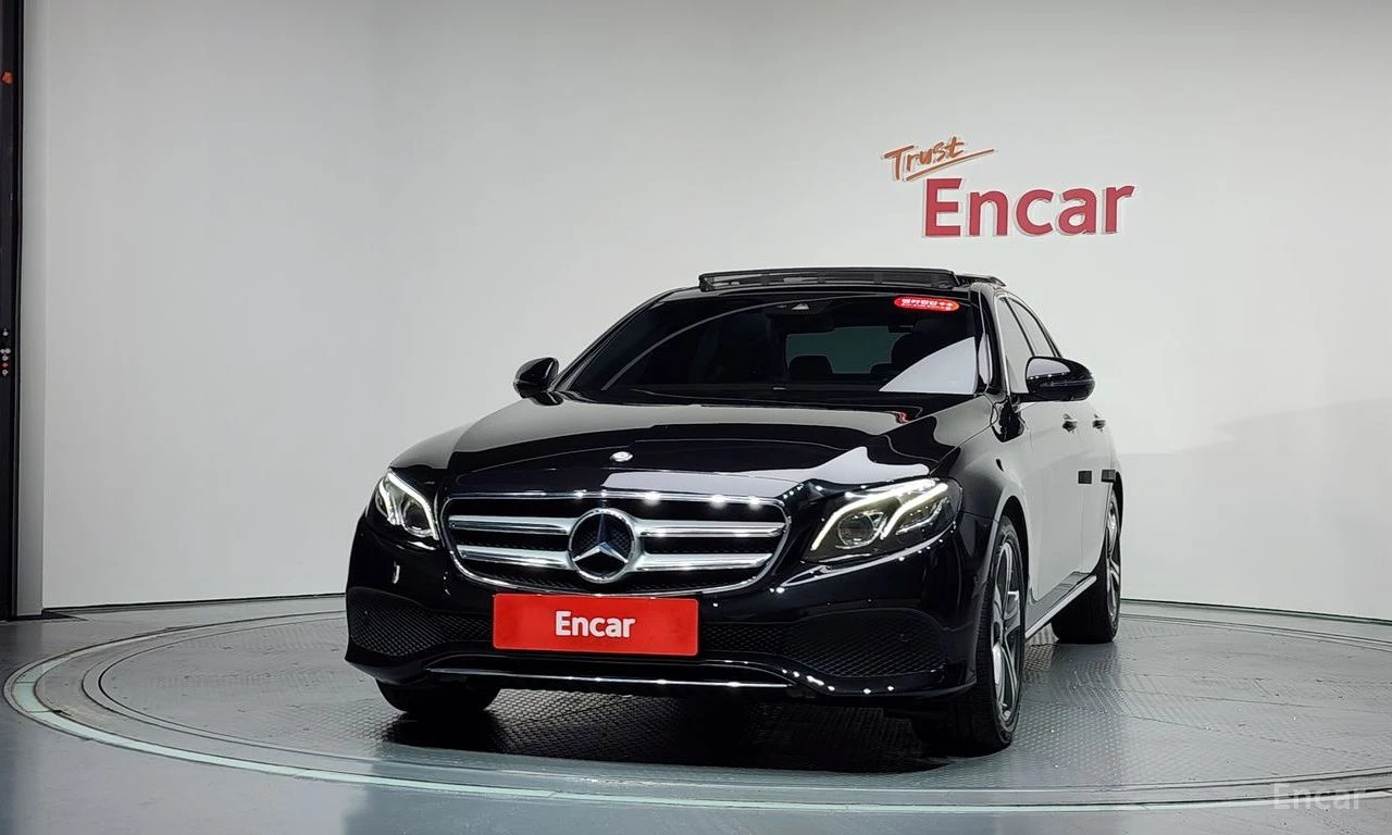 Mercedes-Benz E 300 ДИГИТАЛНО* ТАБЛО* ОБДУХВАНЕ* ПОДГРЕВ* ОБДУХВАНЕ* К, снимка 3 - Автомобили и джипове - 55528746