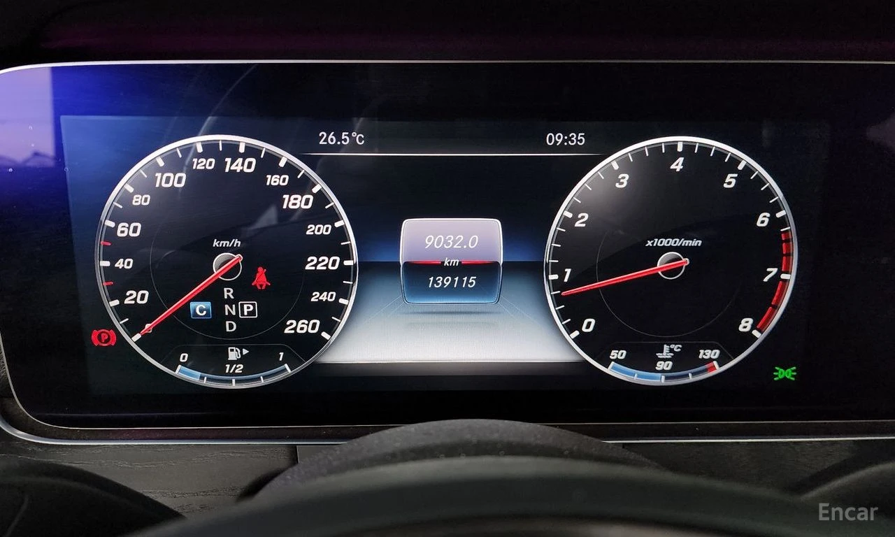 Mercedes-Benz E 300 ДИГИТАЛНО* ТАБЛО* ОБДУХВАНЕ* ПОДГРЕВ* ОБДУХВАНЕ* К, снимка 12 - Автомобили и джипове - 55528746