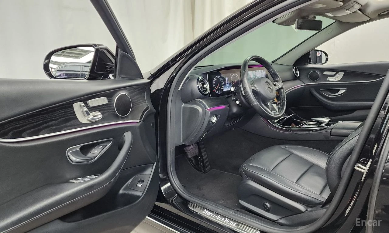 Mercedes-Benz E 300 ДИГИТАЛНО* ТАБЛО* ОБДУХВАНЕ* ПОДГРЕВ* ОБДУХВАНЕ* К, снимка 5 - Автомобили и джипове - 55528746