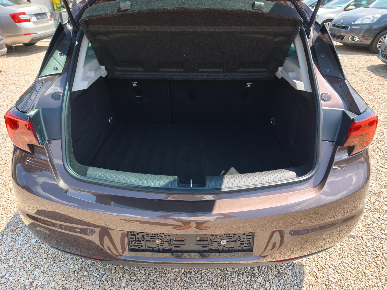 Opel Astra КАТО НОВА, снимка 16 - Автомобили и джипове - 55563062