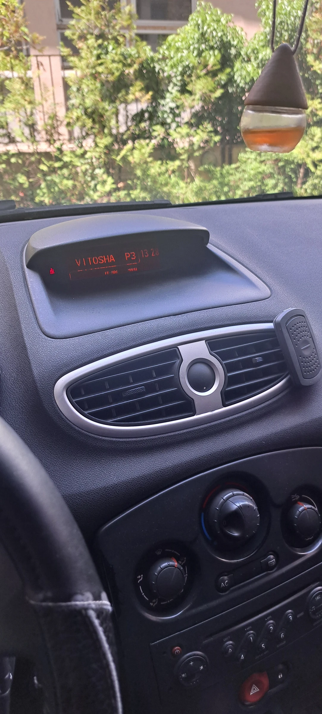 Renault Clio, снимка 5 - Автомобили и джипове - 55645515