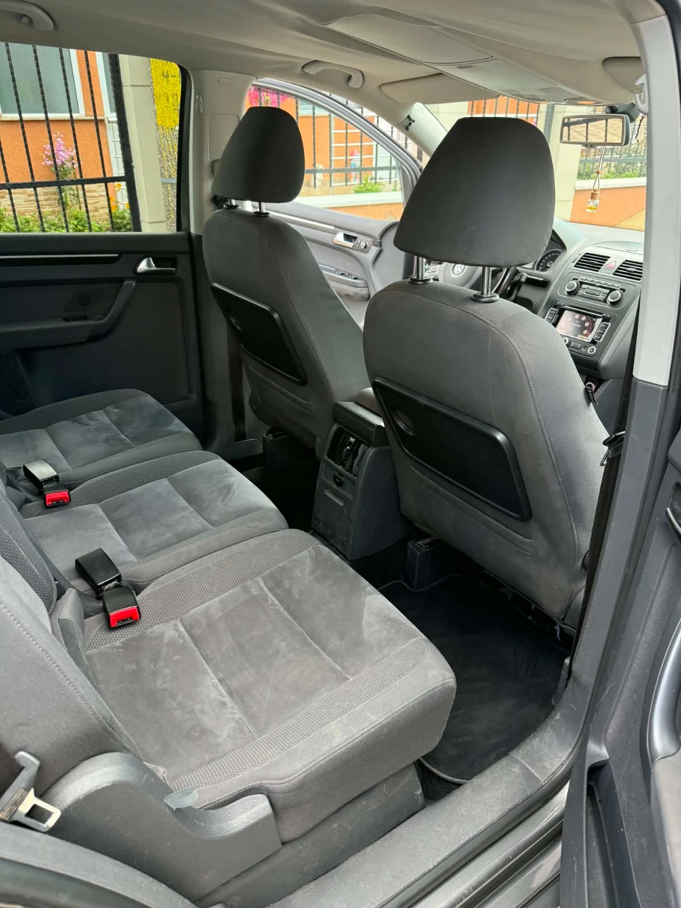 VW Touran, снимка 4 - Автомобили и джипове - 55903765