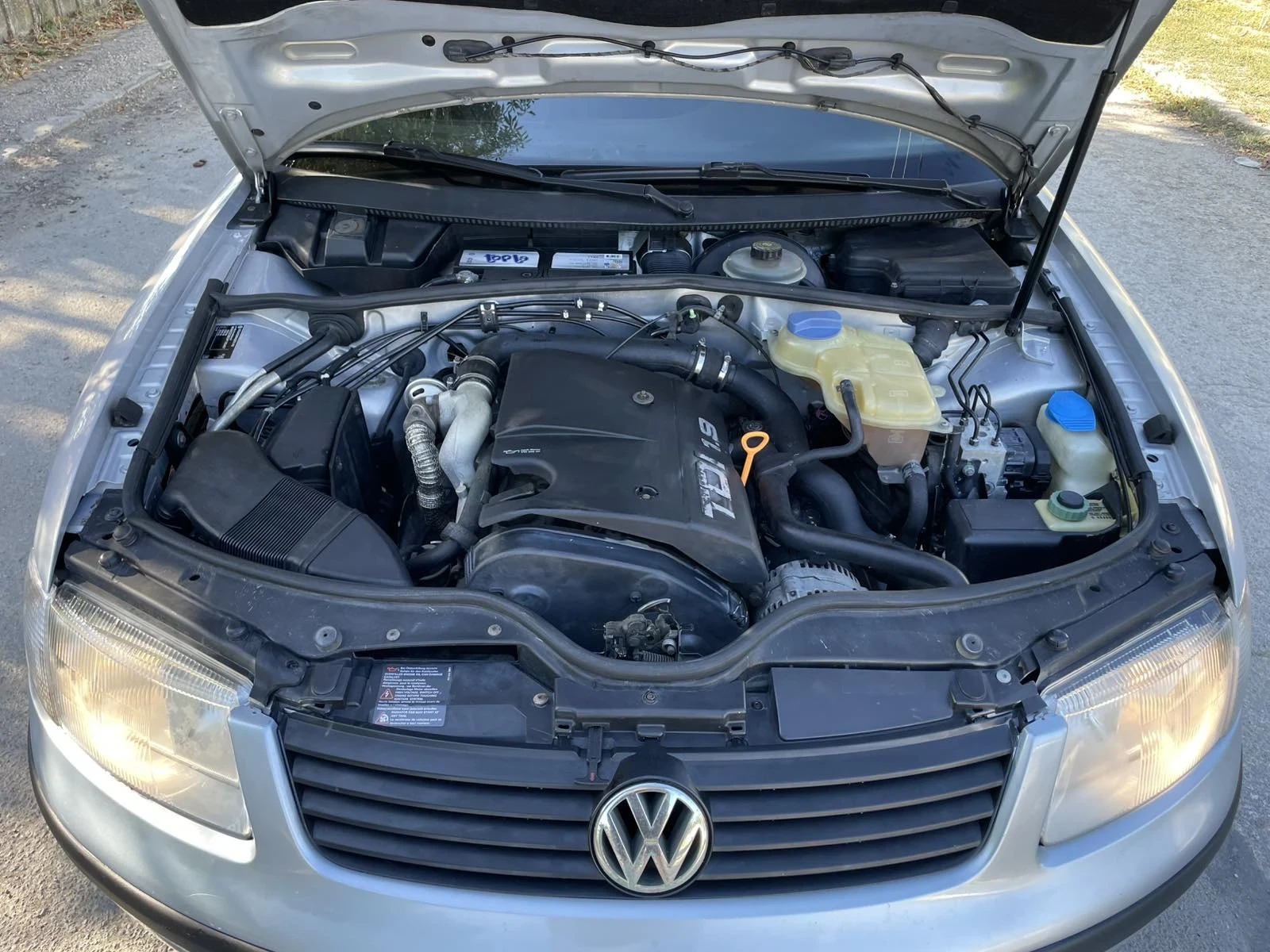 VW Passat 1.9TDi 110к.с., снимка 14 - Автомобили и джипове - 56009919