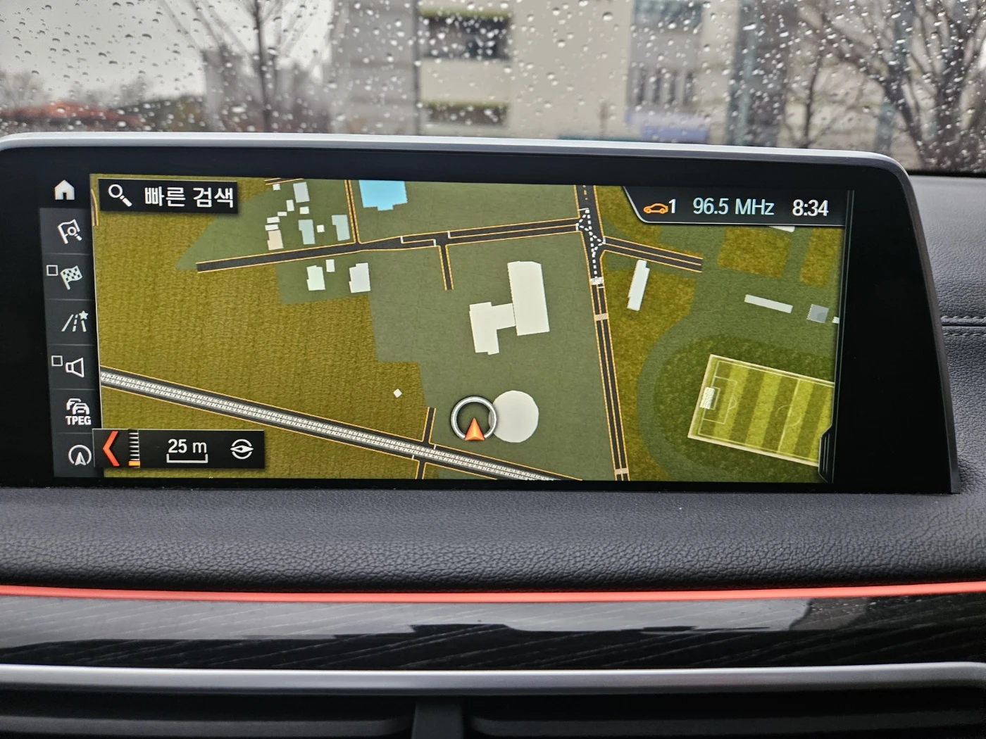 BMW 740 M-PK* ОБДУХ* МАСАЖ* 360* HUD* DIS* TV* SOFT-CLOSE*, снимка 10 - Автомобили и джипове - 56060258