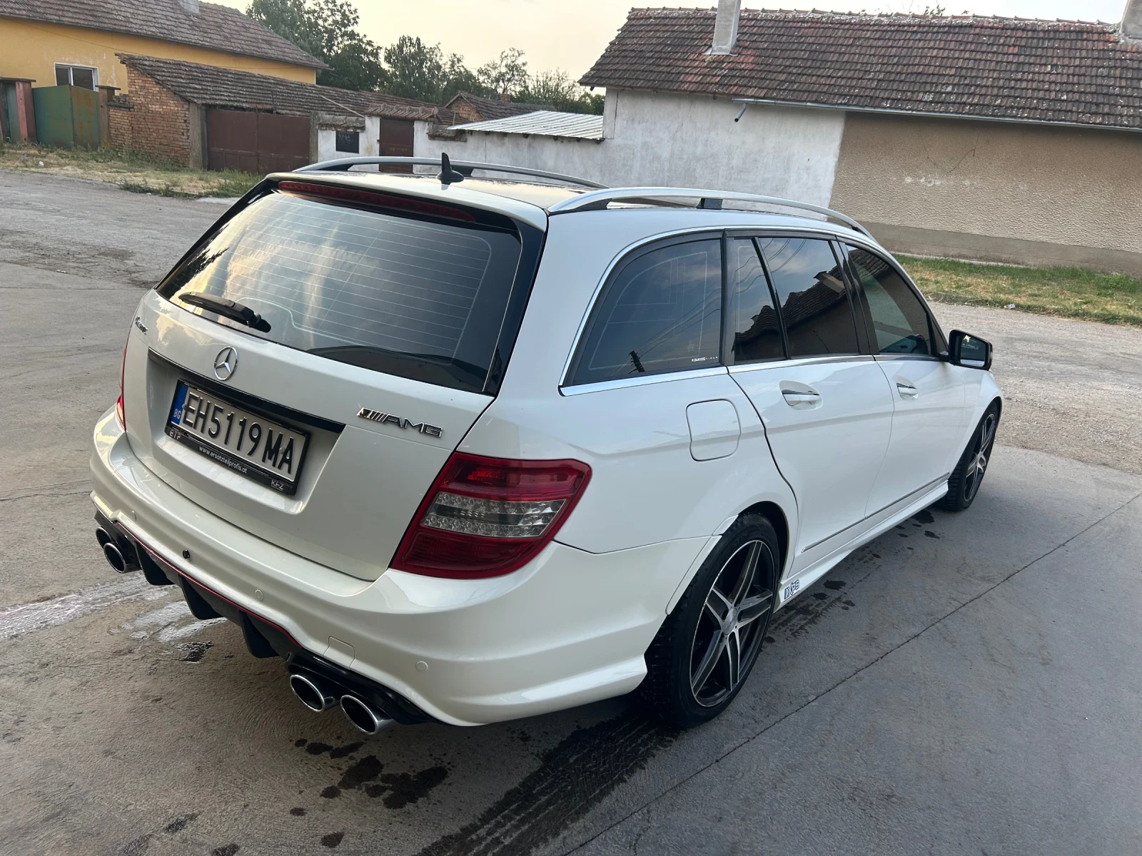 Mercedes-Benz C 32 AMG 320 4 magic, снимка 4 - Автомобили и джипове - 56087196