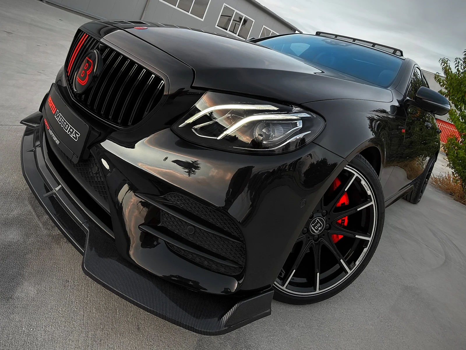 Mercedes-Benz E 350 BRABUS 800/ CARBON/ 3xTV/ PANO/ 360 CAM/ BURMESTER, снимка 16 - Автомобили и джипове - 56259455