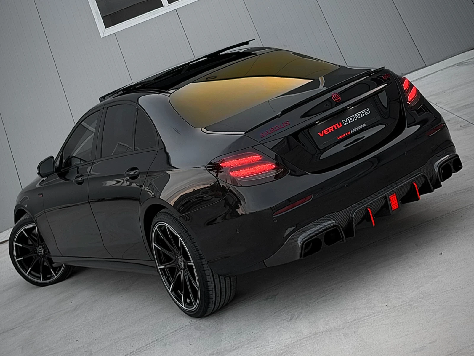 Mercedes-Benz E 350 BRABUS 800/ CARBON/ 3xTV/ PANO/ 360 CAM/ BURMESTER, снимка 6 - Автомобили и джипове - 56259455