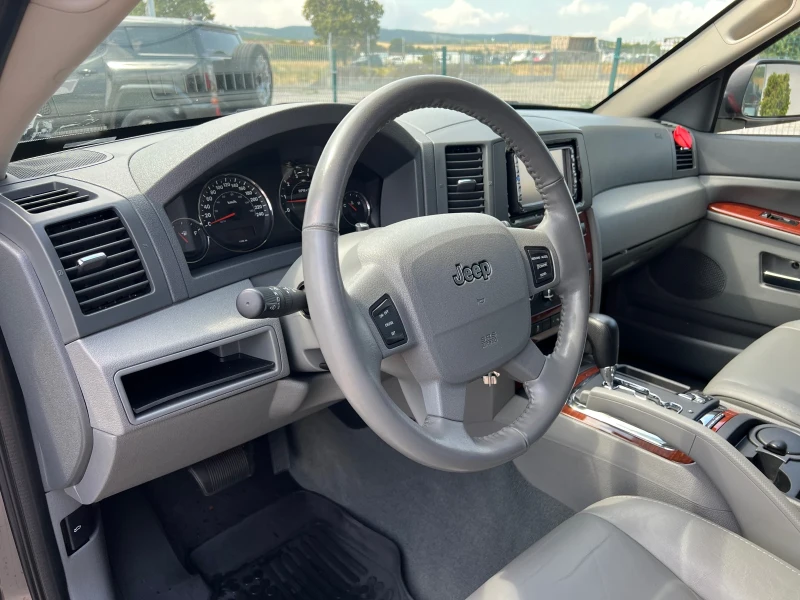 Jeep Grand cherokee 3.0d 77000kм, снимка 7 - Автомобили и джипове - 51404459