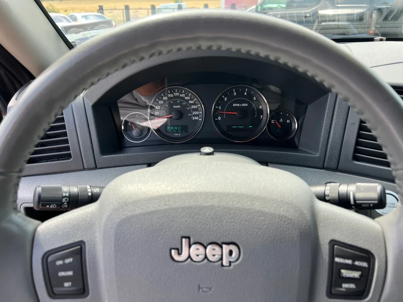 Jeep Grand cherokee 3.0d 77000kм, снимка 8 - Автомобили и джипове - 51404459
