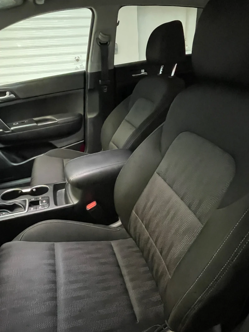 Kia Sportage, снимка 8 - Автомобили и джипове - 52215489
