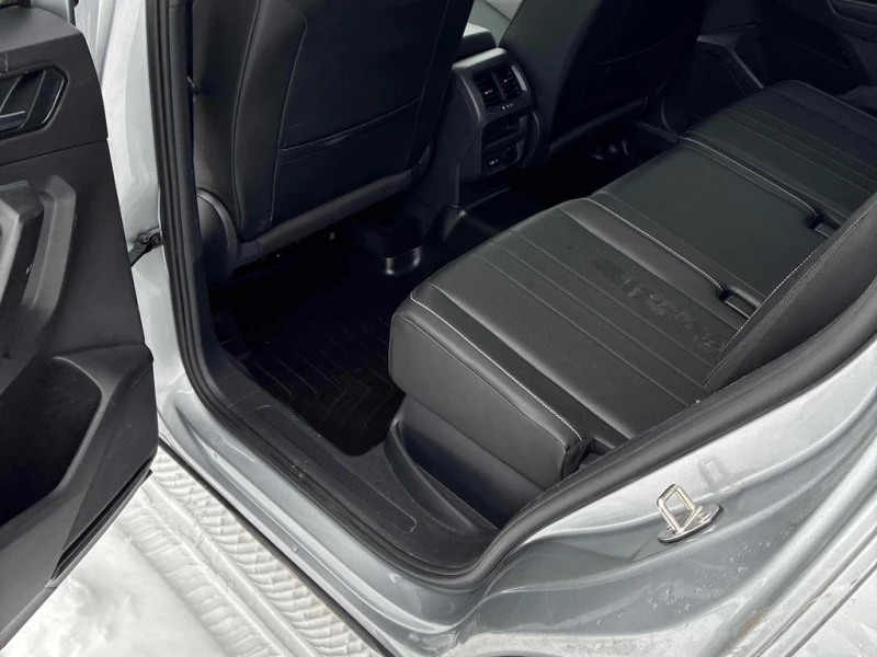 VW Tiguan * Comfortline R Line Black Edition * CARFAX * ЦЕНА, снимка 12 - Автомобили и джипове - 53462731
