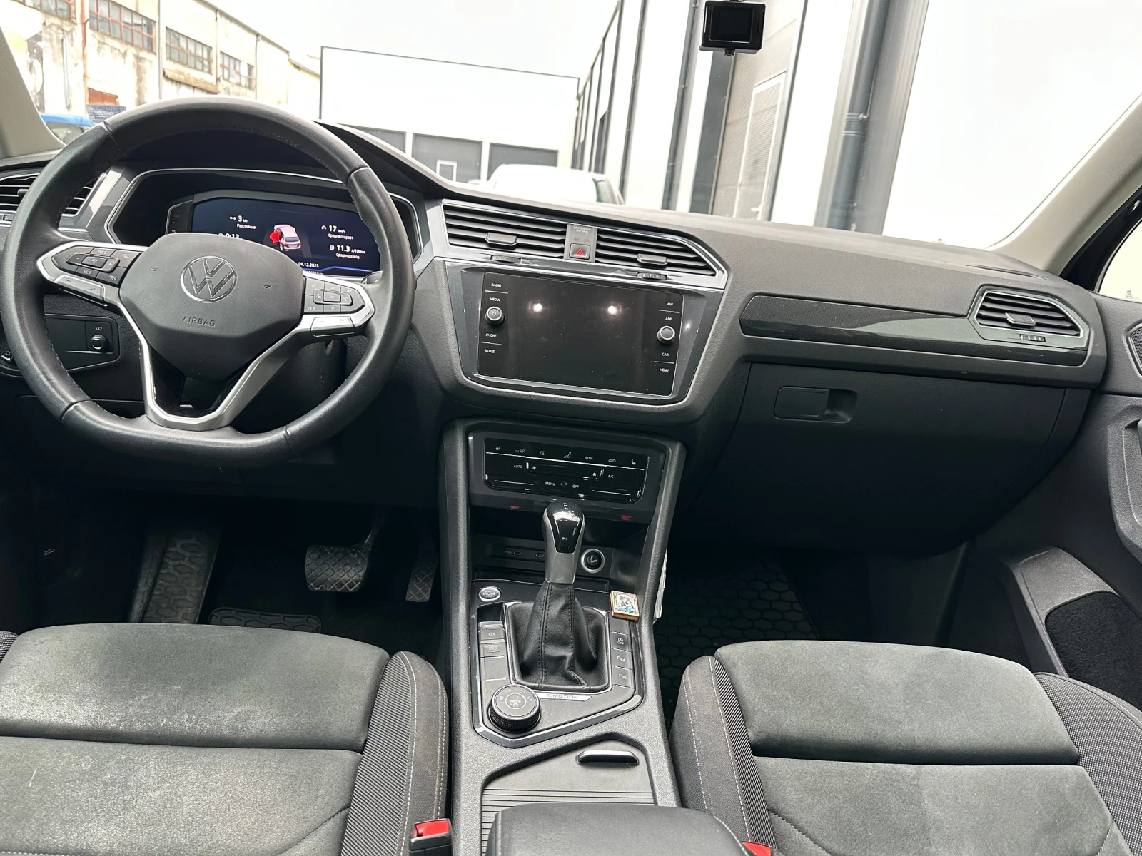 VW Tiguan Elegance - изображение 9