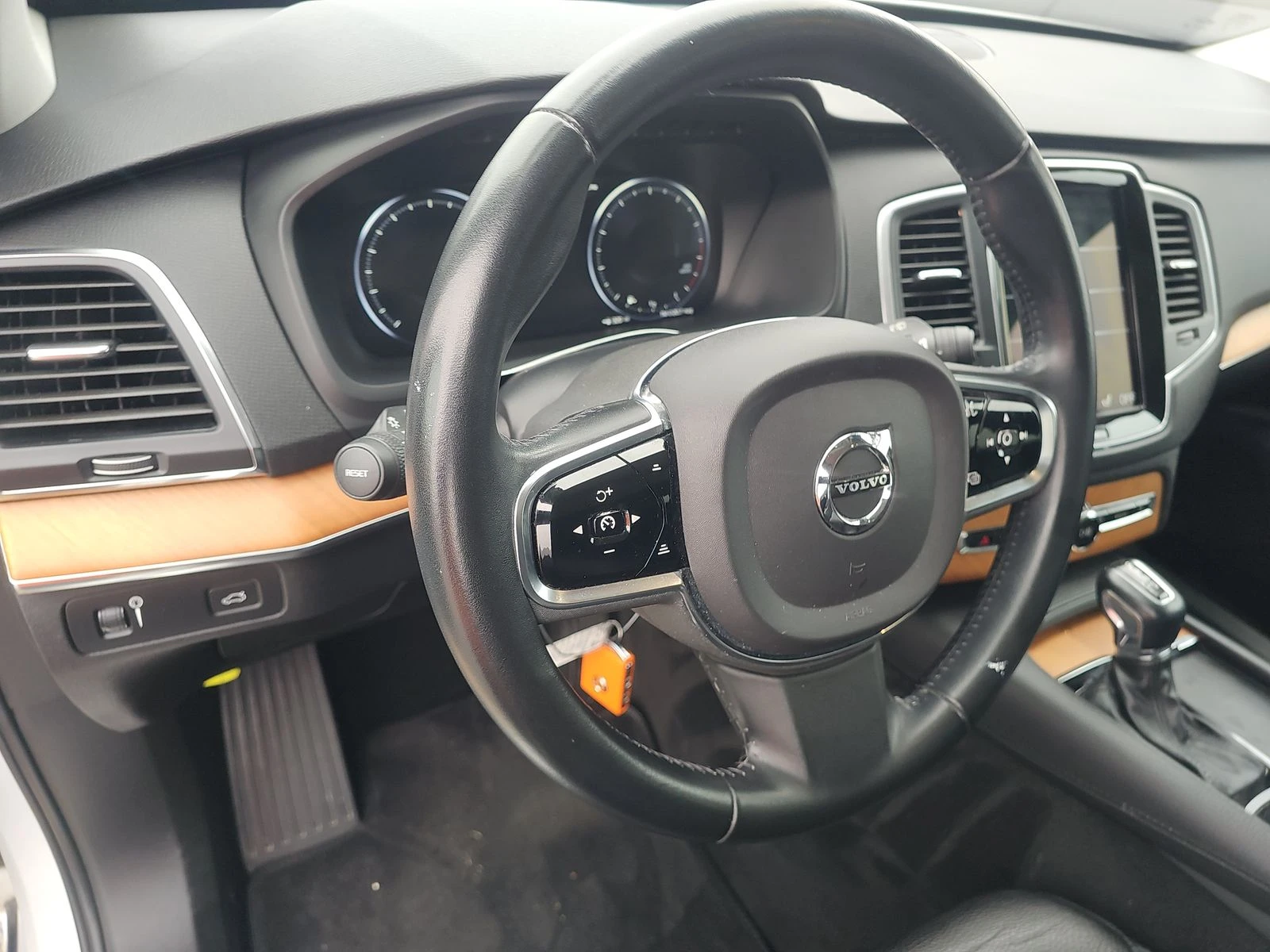 Volvo Xc90 T6 Momentum 6-Passenger - изображение 9