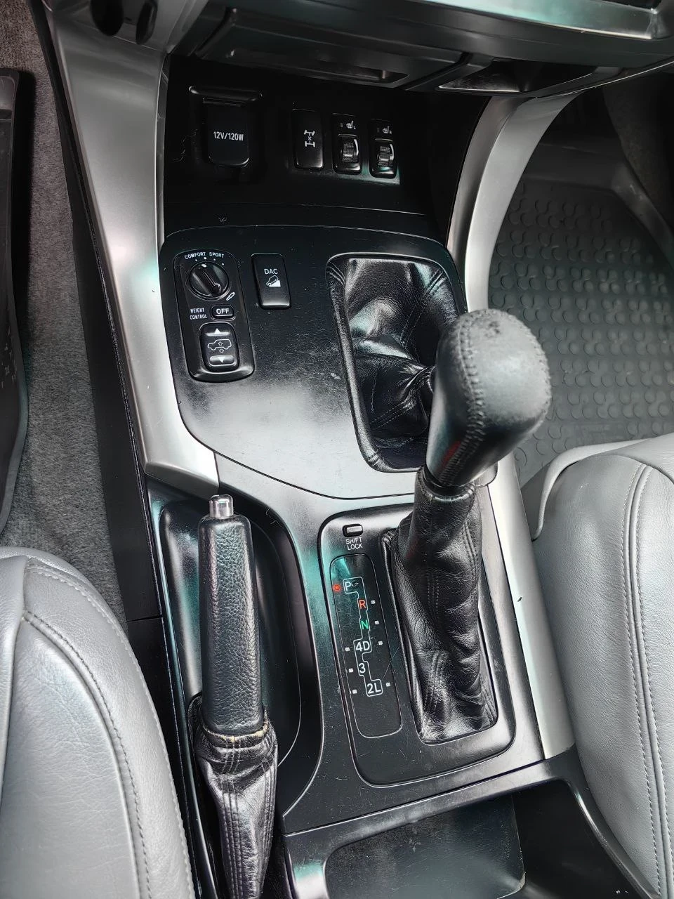 Toyota Land cruiser, снимка 7 - Автомобили и джипове - 53793565