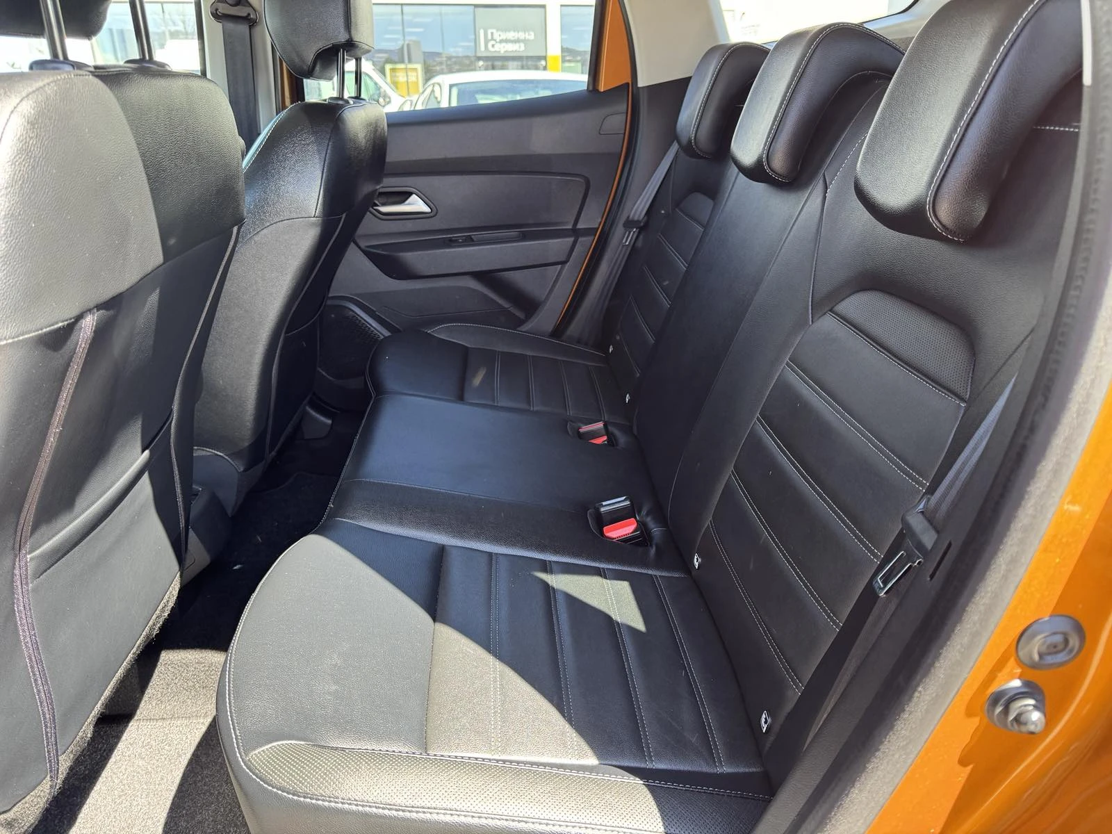 Dacia Duster 1.3Tce 150k.c., снимка 12 - Автомобили и джипове - 54137644