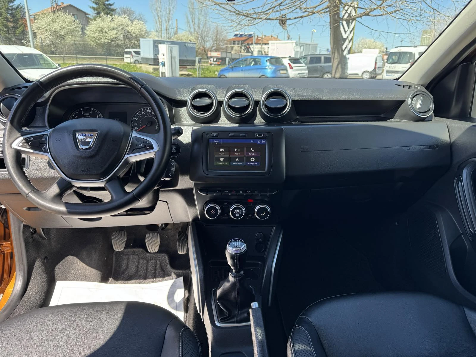 Dacia Duster 1.3Tce 150k.c., снимка 14 - Автомобили и джипове - 54137644