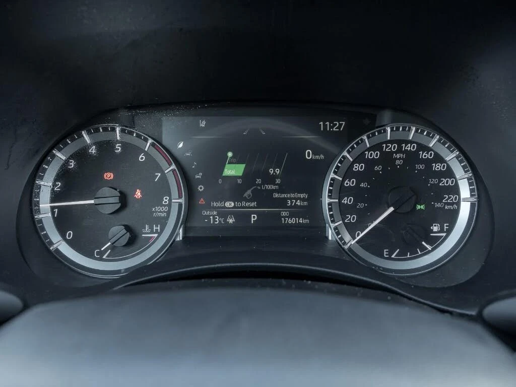 Toyota Highlander AWD* КОЖА* KEYLESS* ПОДГРЕВ* КАМЕРИ* ШИБИДАХ* , снимка 13 - Автомобили и джипове - 54161572