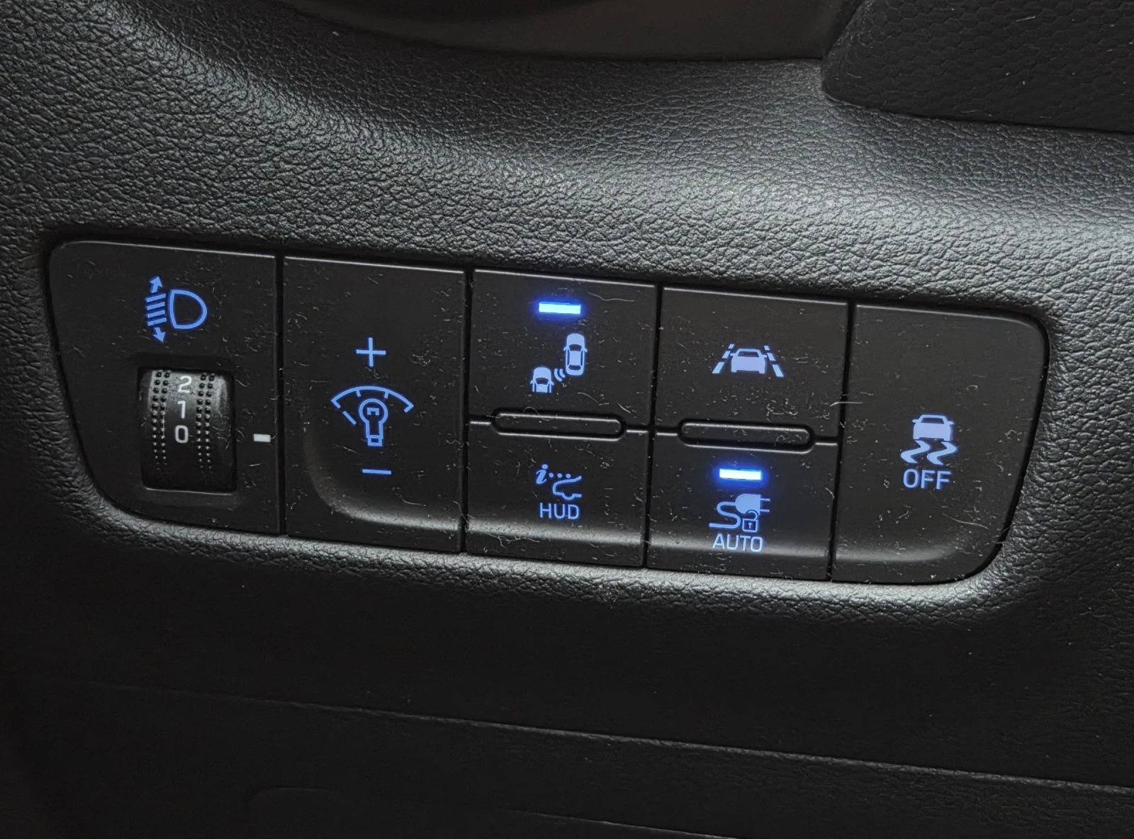 Hyundai Kona 64KWh/Blue Link/SOH98%, снимка 12 - Автомобили и джипове - 54208637