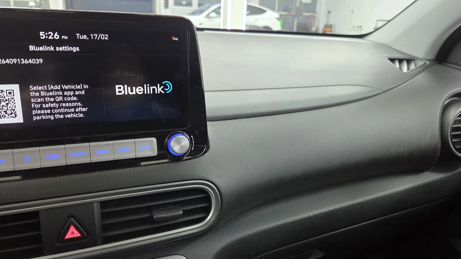 Hyundai Kona 64KWh/Premium/Blue Link, снимка 13 - Автомобили и джипове - 54261352