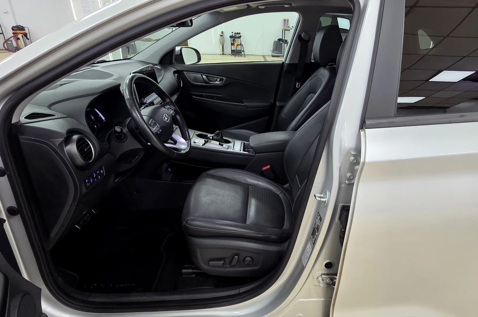 Hyundai Kona 64KWh/Premium/Blue Link, снимка 7 - Автомобили и джипове - 54261352