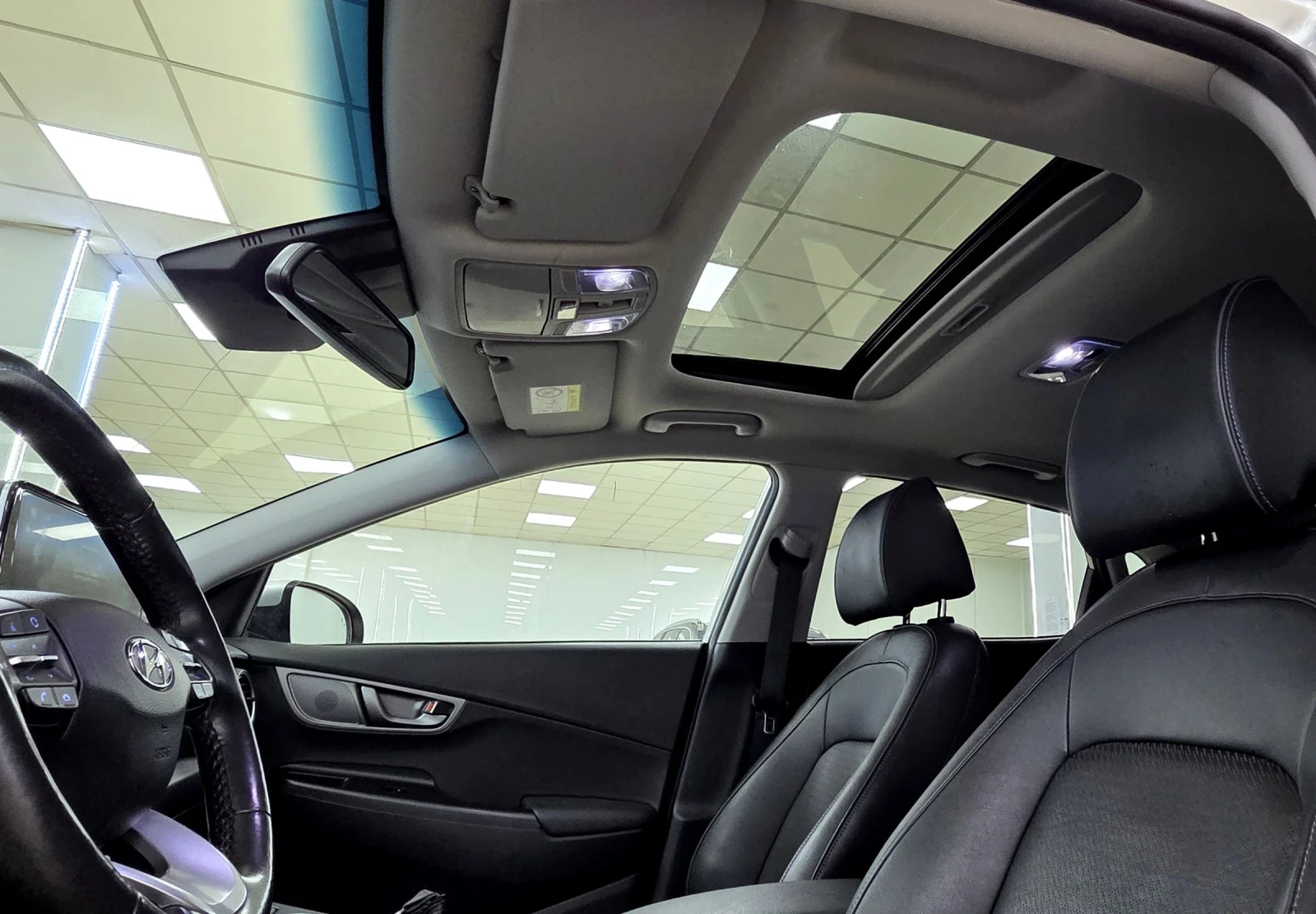 Hyundai Kona 64KWh/Premium/Blue Link, снимка 8 - Автомобили и джипове - 54261352