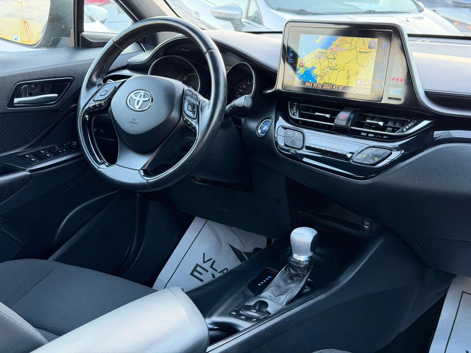 Toyota C-HR 1.8 Hybrid BUSINESS / NAVI / 1 СОБСТВЕНИК, снимка 14 - Автомобили и джипове - 54712092