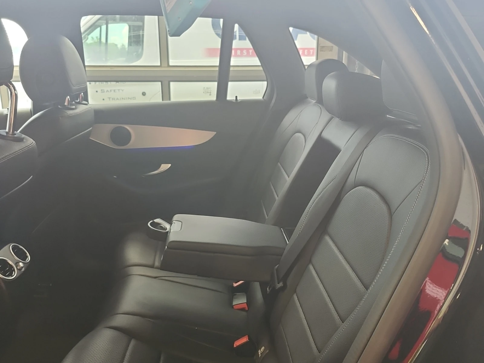 Mercedes-Benz GLC 300, снимка 11 - Автомобили и джипове - 55103948