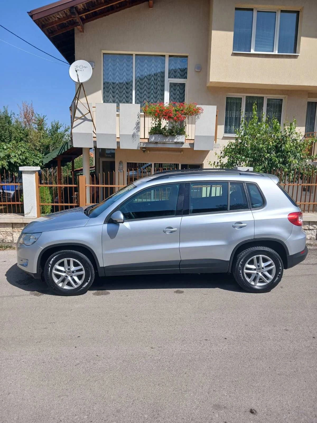 VW Tiguan 2.0 TDI Дизел, снимка 12 - Автомобили и джипове - 55878962