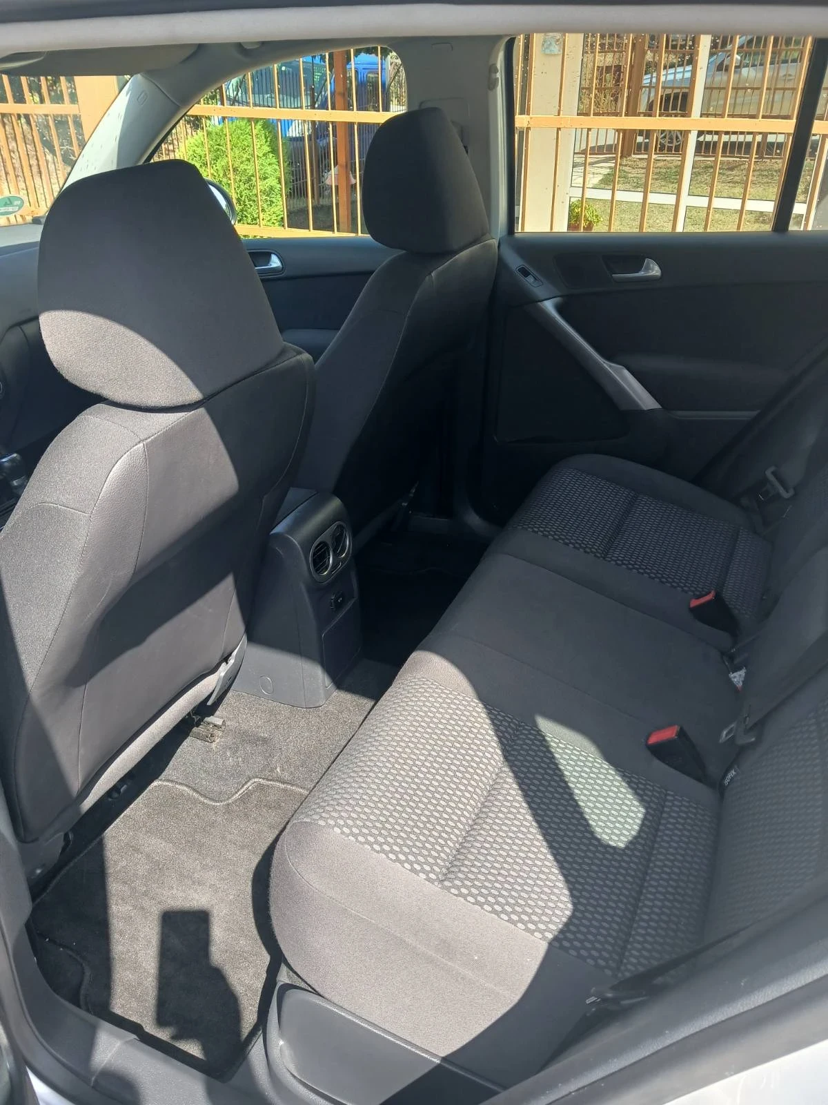 VW Tiguan 2.0 TDI Дизел, снимка 7 - Автомобили и джипове - 55878962