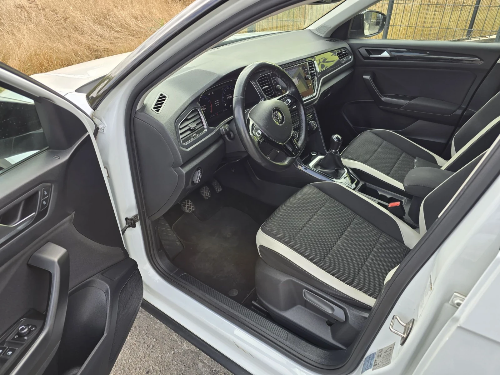 VW T-Roc R-LINE/DIGITAL/CAMERA, снимка 7 - Автомобили и джипове - 56222595