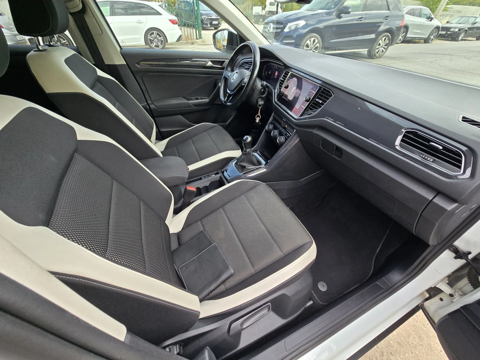 VW T-Roc R-LINE/DIGITAL/CAMERA, снимка 12 - Автомобили и джипове - 56222595