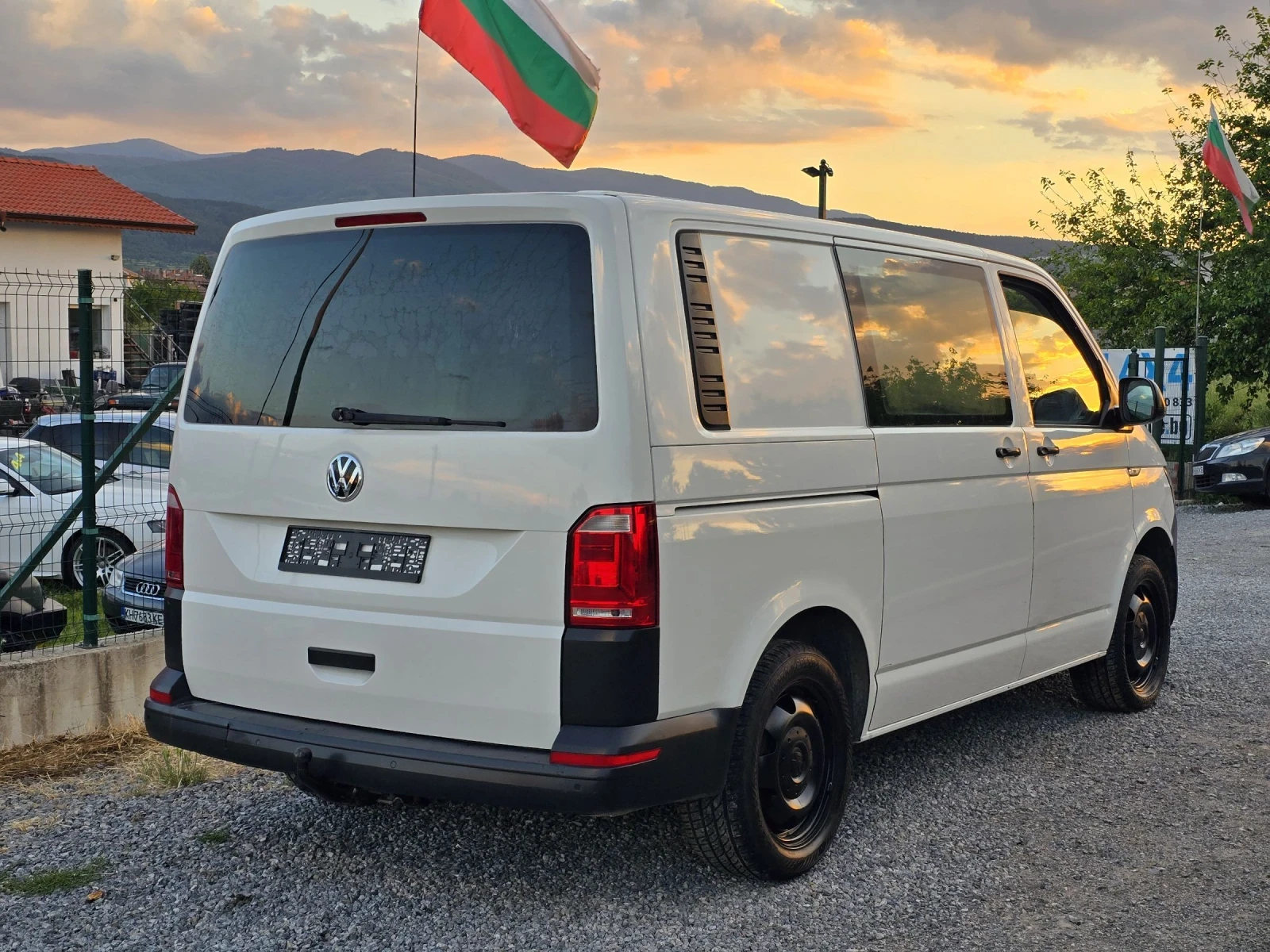 VW T6 4Motion Navi 2.0TDI Клима, снимка 4 - Бусове и автобуси - 54839768