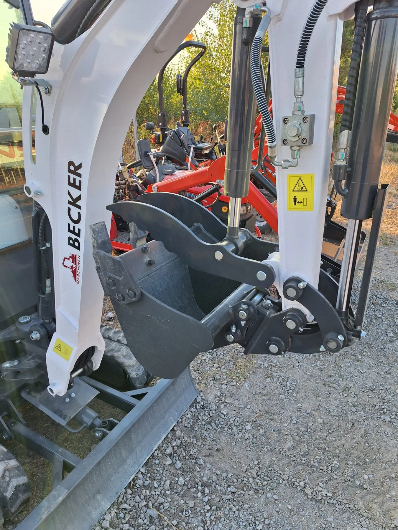 Багер Becker BL20, снимка 6 - Индустриална техника - 56368368