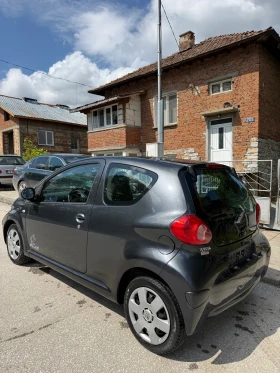 Toyota Aygo 1.0VVTI Топ състояния като нова, снимка 4