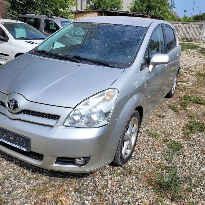 Toyota Corolla verso 2.2/d4d, снимка 4 - Автомобили и джипове - 41902368