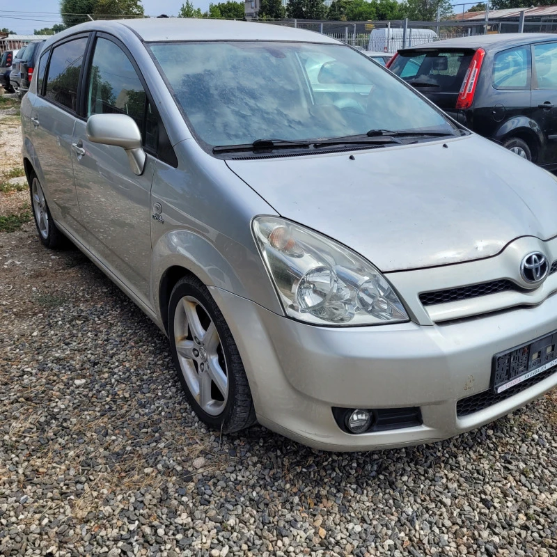 Toyota Corolla verso 2.2/d4d, снимка 3 - Автомобили и джипове - 41902368