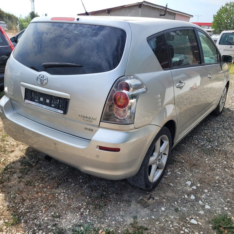 Toyota Corolla verso 2.2/d4d, снимка 8 - Автомобили и джипове - 41902368