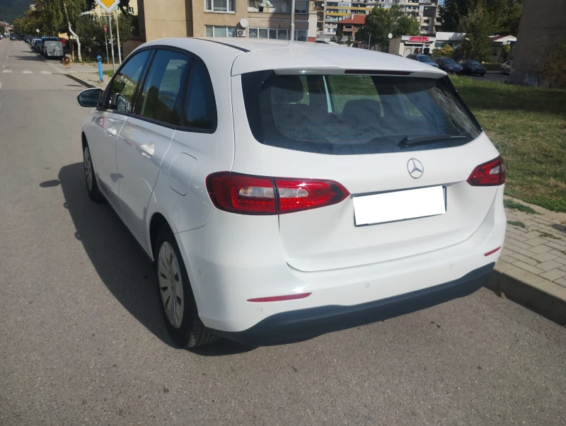 Mercedes-Benz B 180, снимка 5 - Автомобили и джипове - 47355076