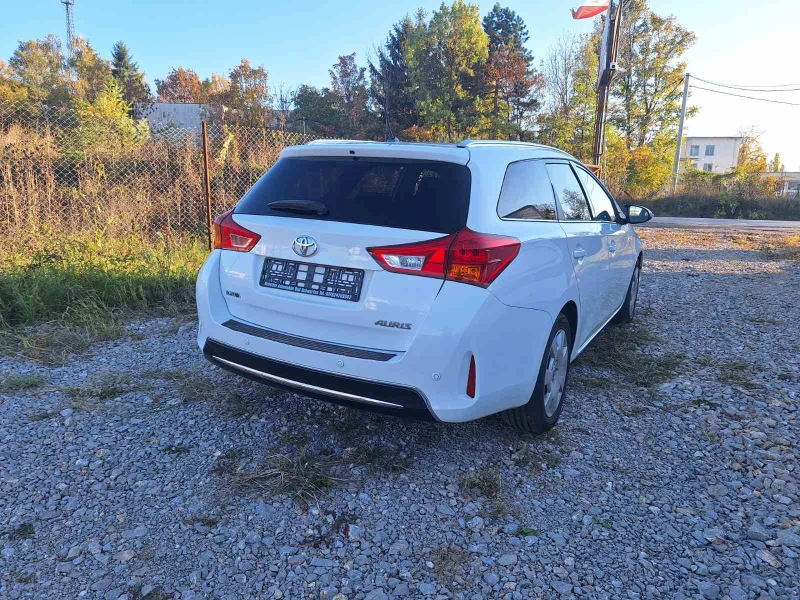 Toyota Auris, снимка 6 - Автомобили и джипове - 47600373