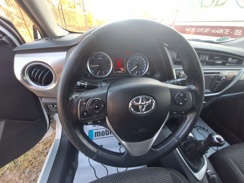 Toyota Auris, снимка 11 - Автомобили и джипове - 47600373