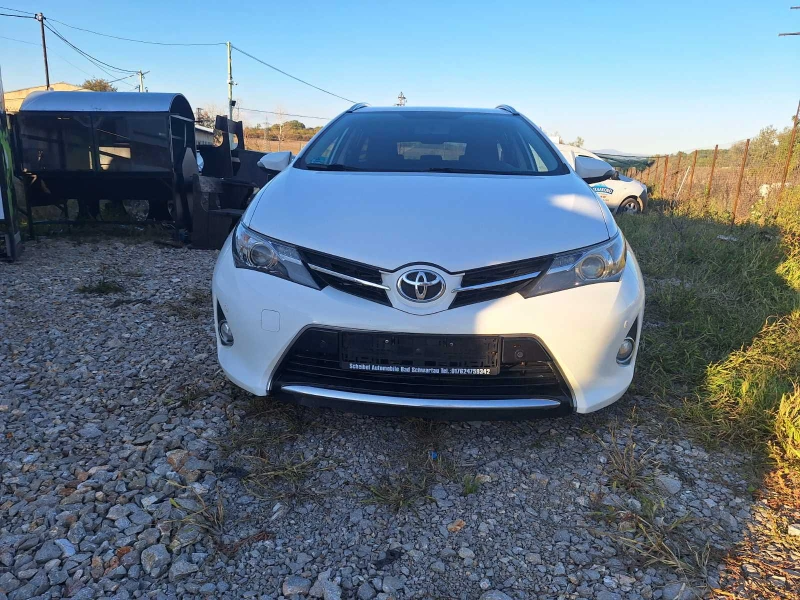 Toyota Auris, снимка 1 - Автомобили и джипове - 47600373