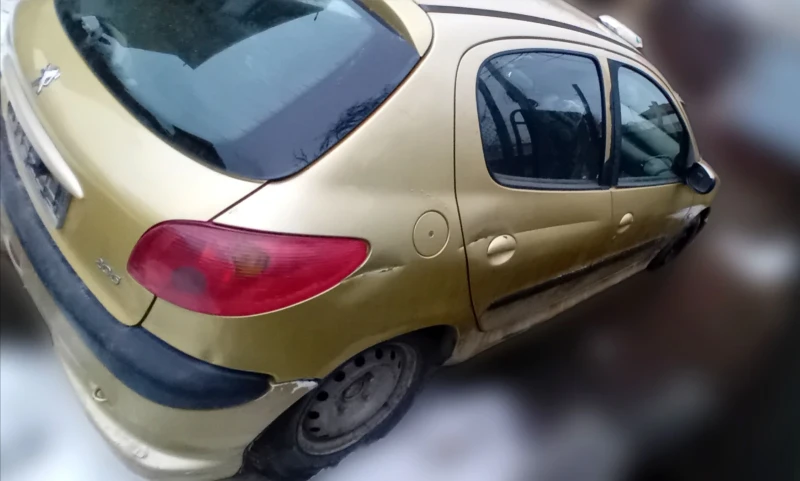 Peugeot 206, снимка 9 - Автомобили и джипове - 48984014