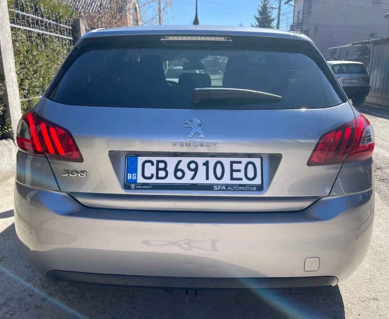 Peugeot 308 Allure, 130кс, AT8, пълна сервизна история, снимка 4 - Автомобили и джипове - 49412976