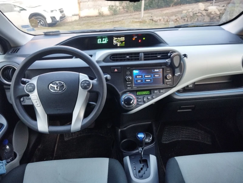 Toyota Prius  hibrid, снимка 6 - Автомобили и джипове - 50567679