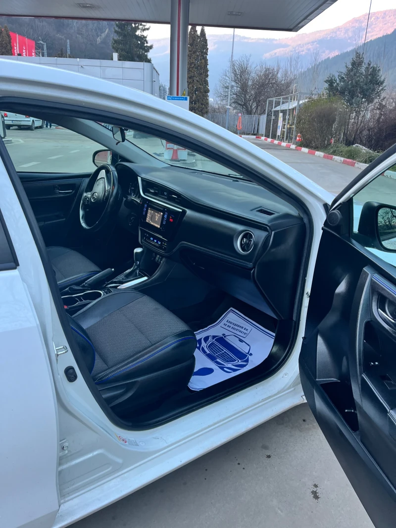 Toyota Corolla Se, снимка 13 - Автомобили и джипове - 52218075