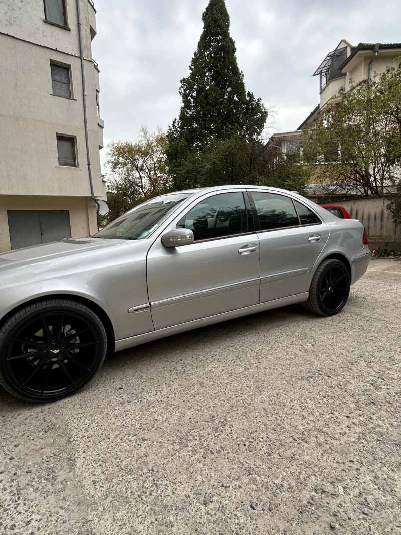 Mercedes-Benz E 320, снимка 4 - Автомобили и джипове - 52462369