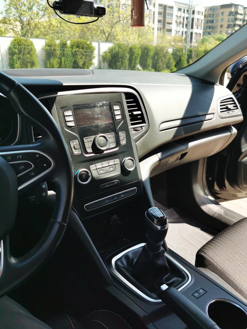 Renault Megane Grandtour, снимка 9 - Автомобили и джипове - 51895555