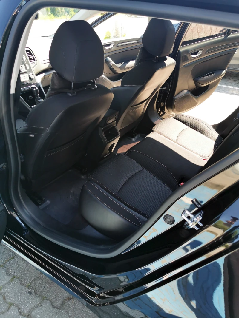 Renault Megane Grandtour, снимка 8 - Автомобили и джипове - 51895555